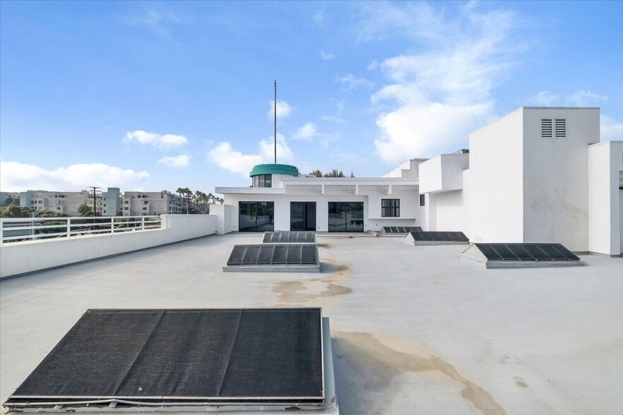 More Photos Of 2525 Main St, Santa Monica Office For Lease