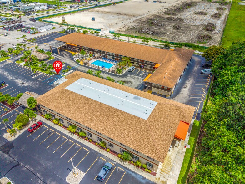 More Photos Of 333 SE 1st Ave, Florida City Hotel For Sale