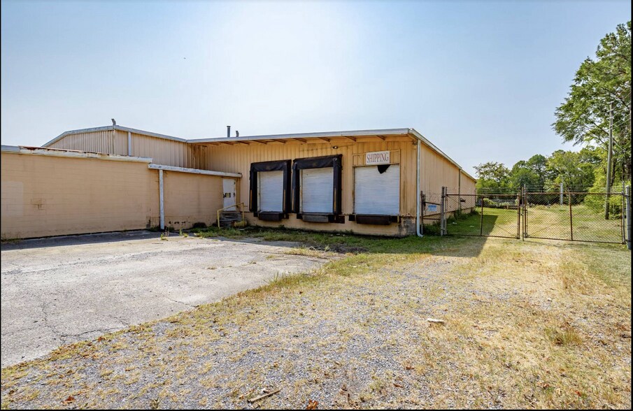 More Photos Of 1318 Underwood St, Dalton Warehouse For Sale
