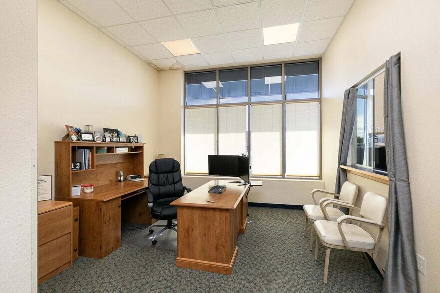More Photos Of 21 Public Sq, Stockton Office For Sale
