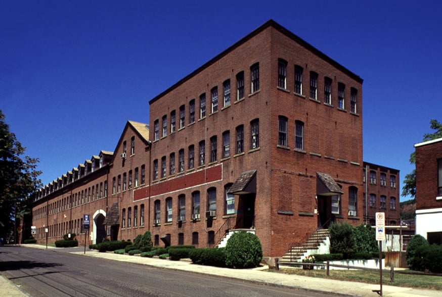 More Photos Of 85 Willow St, New Haven Flex For Lease