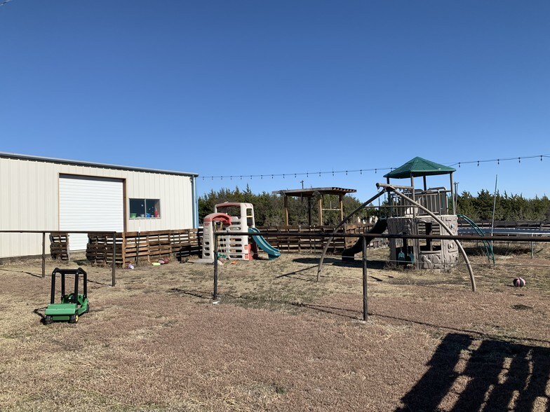 More Photos Of 309 S US Highway 69, Trenton Industrial For Lease