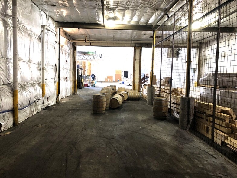 More Photos Of 45 Railroad St, Rochester Warehouse For Lease