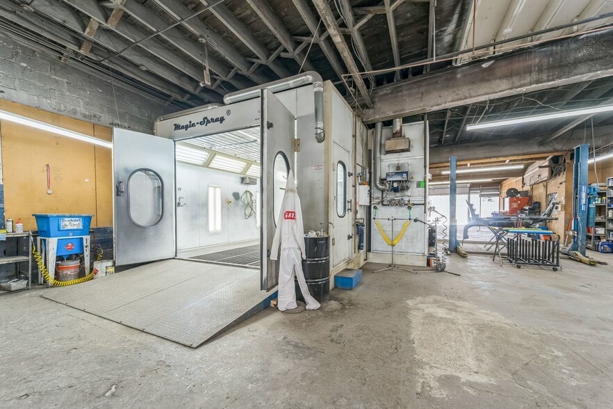 More Photos Of 4423 Belair Rd, Baltimore Auto Repair For Sale