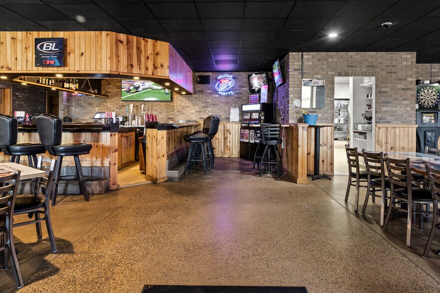 More Photos Of 205 1st St SW, Glyndon Restaurant For Sale