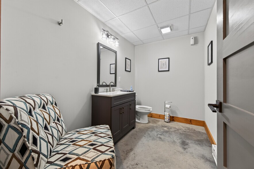 More Photos Of 639 Wagon Wheel Rd, Elk Creek Lodge Meeting Hall For Sale