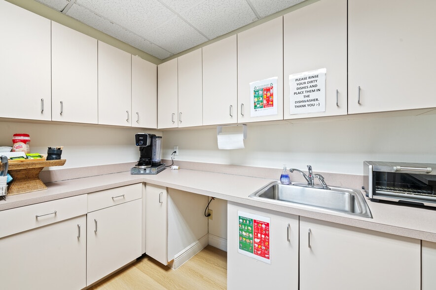 More Photos Of 2233 Commerce Pky, Weston Office For Sale