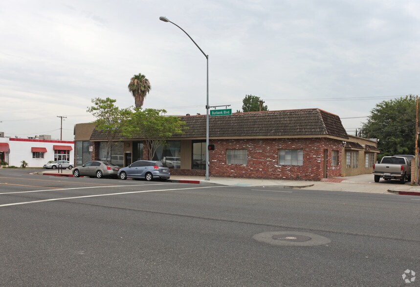More Photos Of 4000-4004 W Burbank Blvd, Burbank Freestanding For Lease