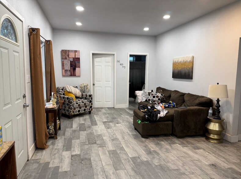 More Photos Of 338 Norris Rd, Bakersfield Multifamily For Sale