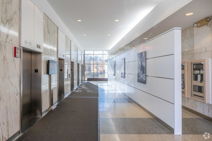 More Photos Of 8550 W Bryn Mawr Ave, Chicago Office For Lease