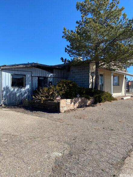 More Photos Of 545 E 100 N, Price Office For Sale