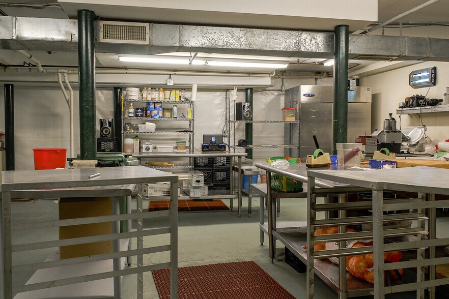 More Photos Of 919 Congress St, Portland Restaurant For Lease