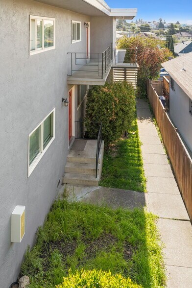 More Photos Of 2261 48 Ave, Oakland Apartments For Sale