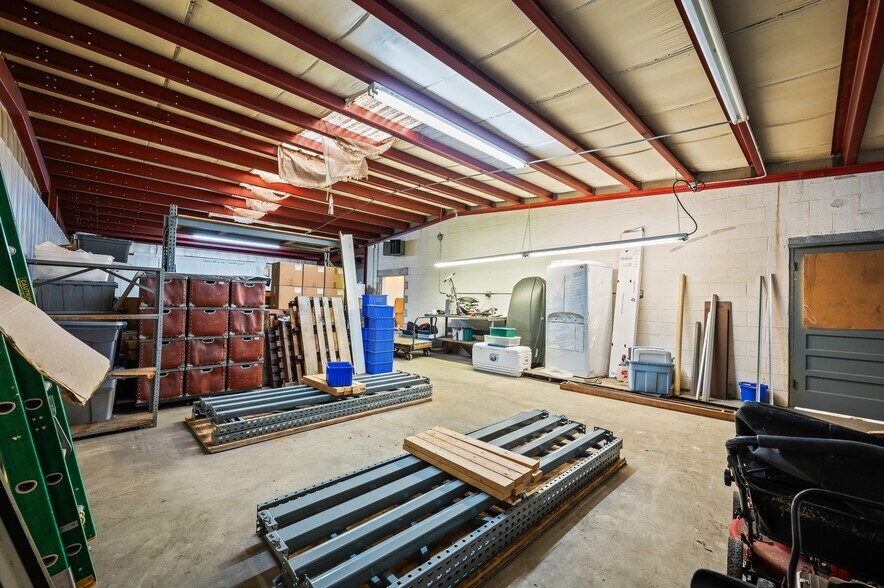 More Photos Of 2028 Washington Ave, Saint Joseph Warehouse For Sale