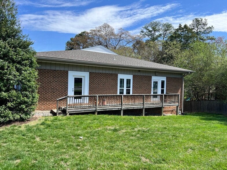 More Photos Of 6714 Patterson Ave, Richmond Office For Lease