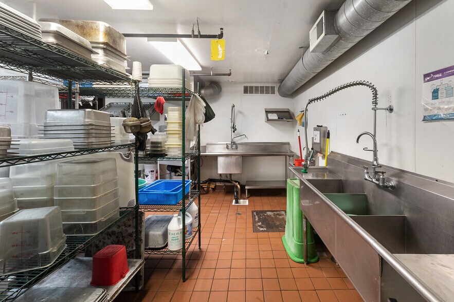 More Photos Of 645 Larkin St, San Francisco General Retail For Sale