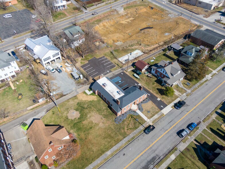 More Photos Of 44 4th St NW, Pulaski Office For Sale