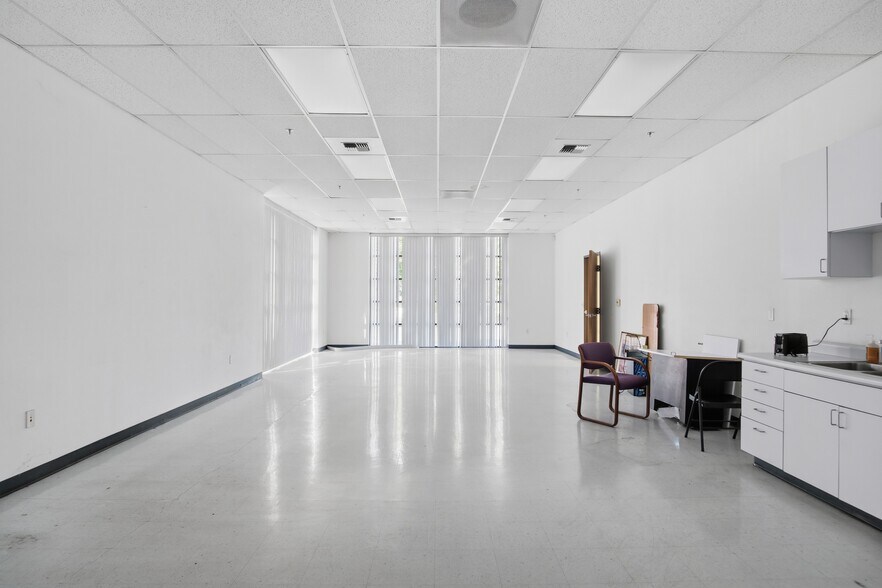 More Photos Of 5256 Pirrone Ct, Salida Warehouse For Lease