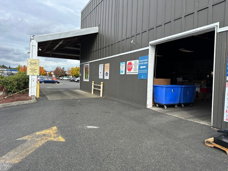 More Photos Of 301 E Wallace Kneeland Blvd, Shelton General Retail For Lease