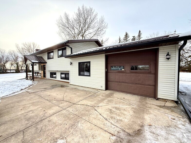 More Photos Of 28045 Township Road 384, Red Deer County Industrial For Sale