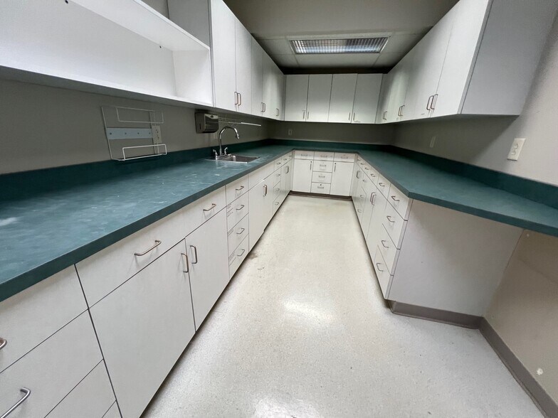 More Photos Of 10-24 Remick Blvd, Springboro Medical For Sale