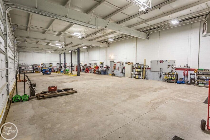 More Photos Of 3519 Military St, Port Huron Industrial For Sale