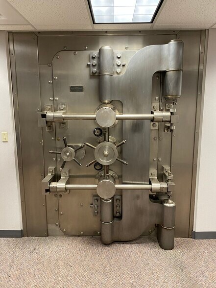 More Photos Of 434 Main St, Zanesville Office For Lease