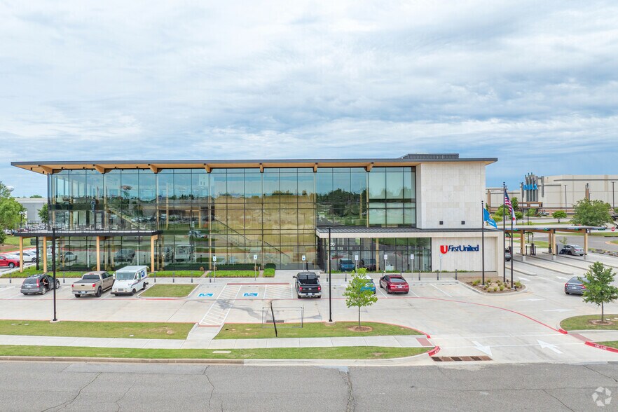 More Photos Of 420 SW 6th St, Moore Office For Lease