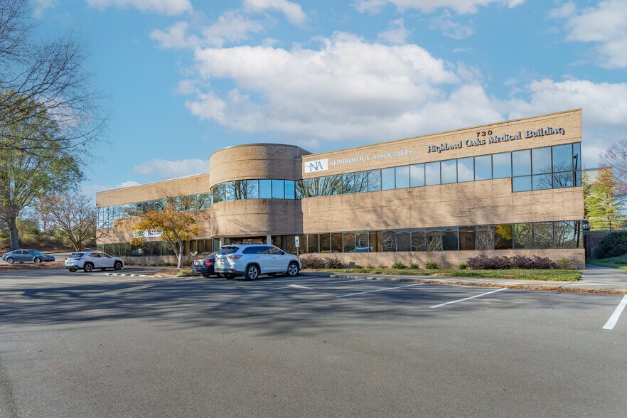 More Photos Of 730 Highland Oaks Dr, Winston-Salem Medical For Sale