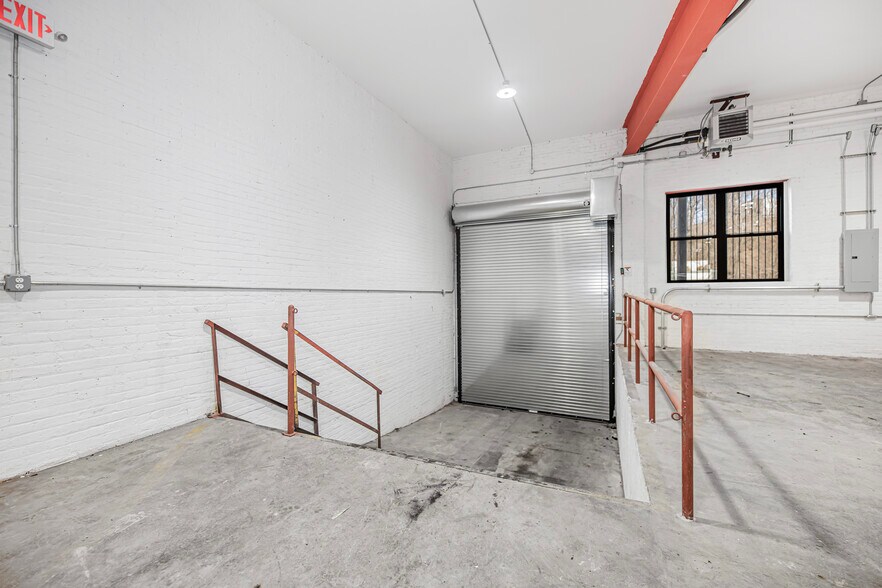 More Photos Of 284 Nepperhan Ave, Yonkers Warehouse For Lease