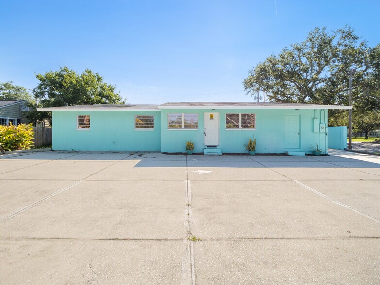 More Photos Of 1109 Seminole Dr, Rockledge Medical For Lease