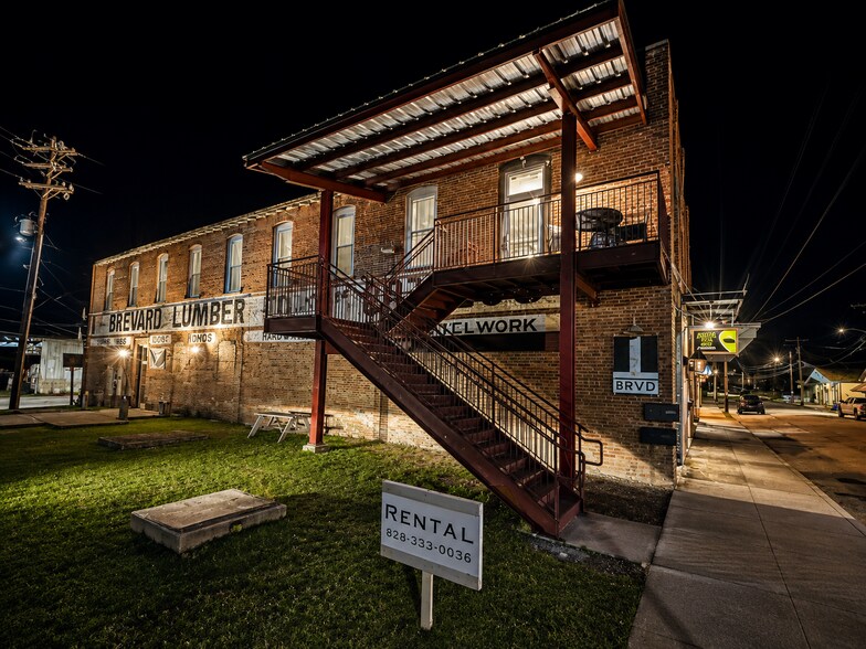 More Photos Of 200 King St, Brevard Storefront Retail Office For Lease