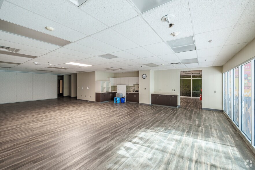 More Photos Of 441 S Salina St, Syracuse Office For Lease