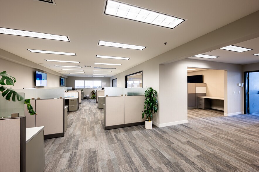 More Photos Of 1932 Kellogg Ave, Carlsbad Research And Development For Lease