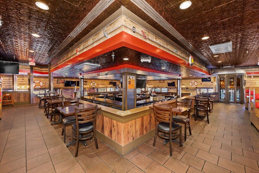 More Photos Of 11340 Princeton Pike, Cincinnati Restaurant For Lease