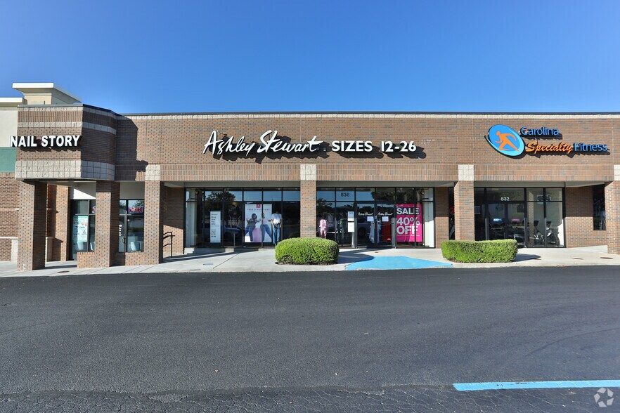 More Photos Of 828-850 Woods Crossing Rd, Greenville Unknown For Lease