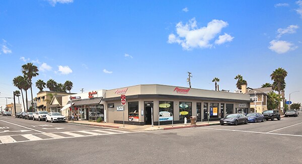 More Photos Of 2301-2307 W Balboa Blvd, Newport Beach Storefront For Sale