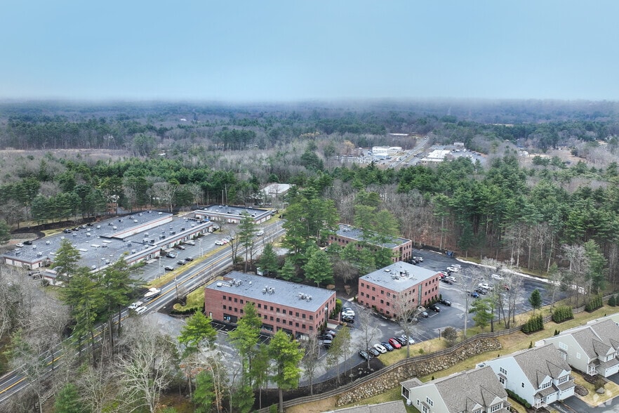 More Photos Of 458 Boston St, Topsfield Unknown For Lease