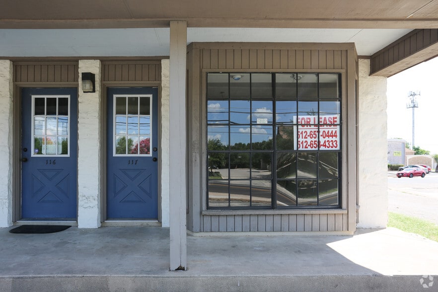 More Photos Of 2105 Justin Ln, Austin General Retail For Lease