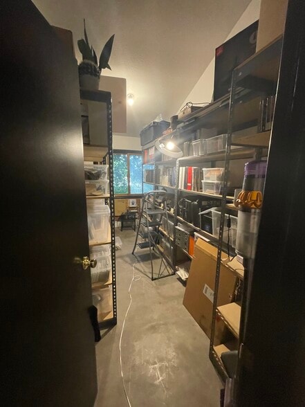 More Photos Of 2482 Newport Blvd, Costa Mesa Loft Creative Space For Lease