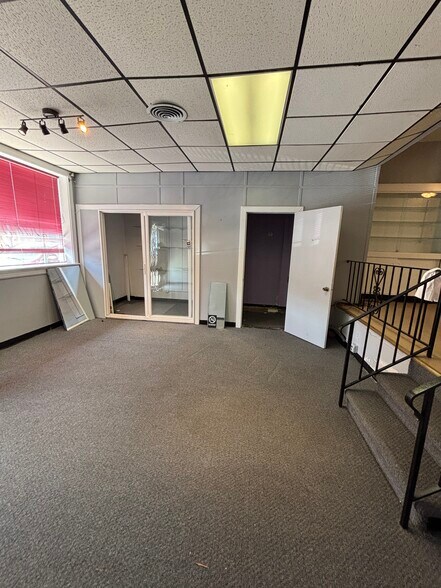More Photos Of 10 E Marshall St, Richmond Storefront Retail Residential For Lease