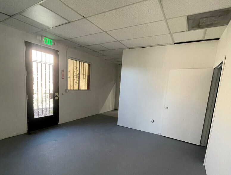 More Photos Of 1028 E Compton Blvd, Compton Storefront For Sale