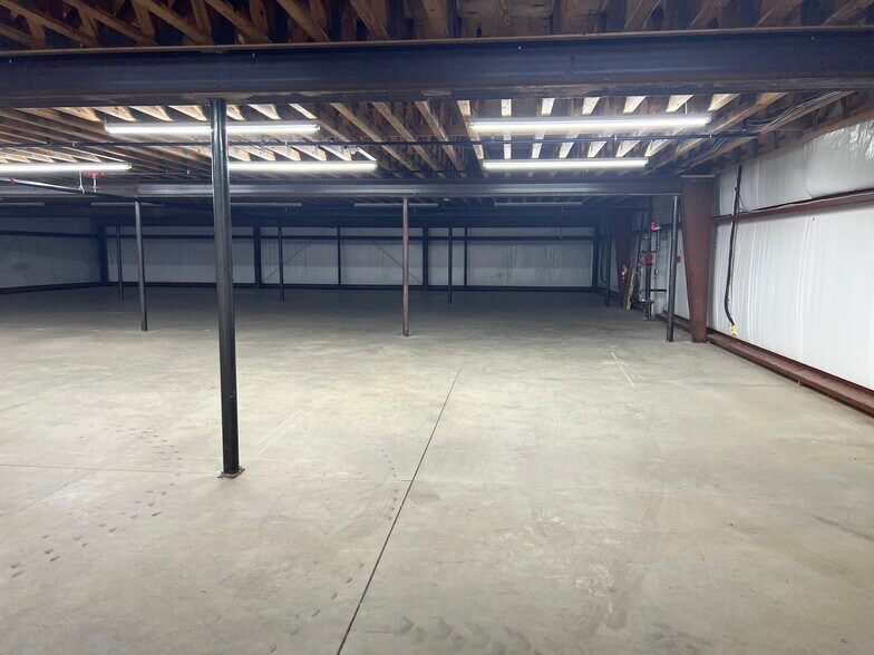 More Photos Of 4388 Sudderth Rd, Buford Warehouse For Sale