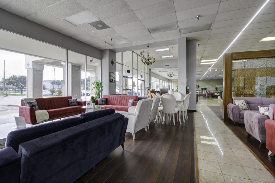 More Photos Of 3226 Hillcroft St, Houston Freestanding For Sale