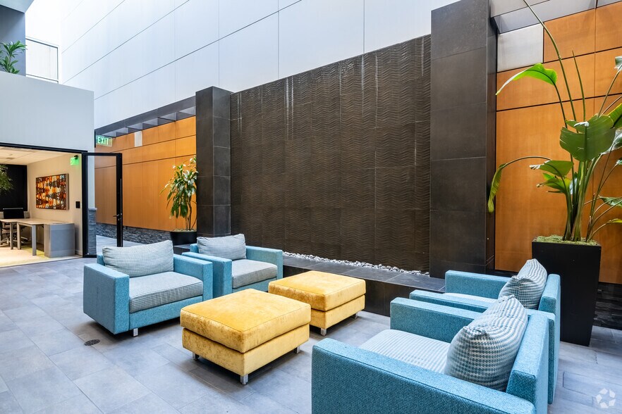 More Photos Of 509 Olive Way, Seattle Office For Lease