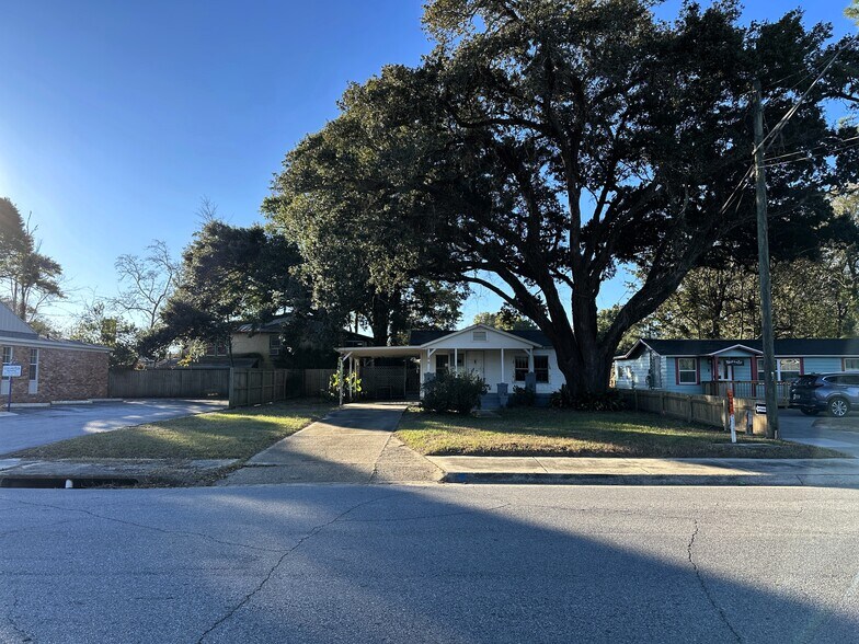 More Photos Of 1115 E Cross St, Pensacola Land For Sale