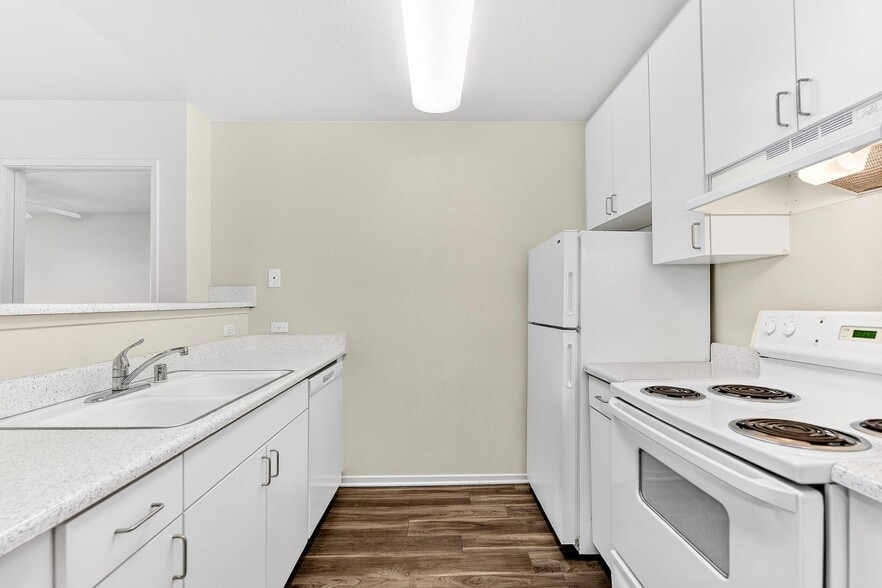 More Photos Of 900 F St, San Diego Apartments For Lease