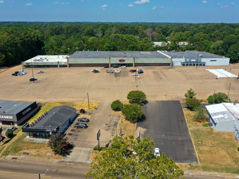 More Photos Of 2885-2899 Terry Rd, Jackson General Retail For Sale