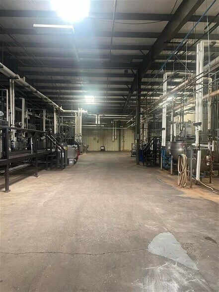 More Photos Of 210 SW Texas Ave, Lawton Warehouse For Sale