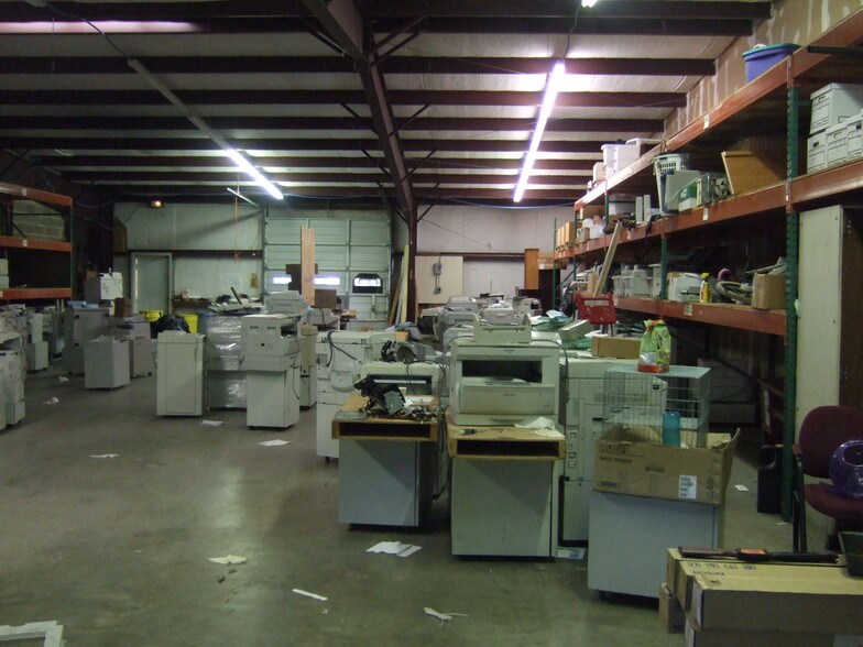 More Photos Of 4919 Plaza West, Texarkana Warehouse For Lease